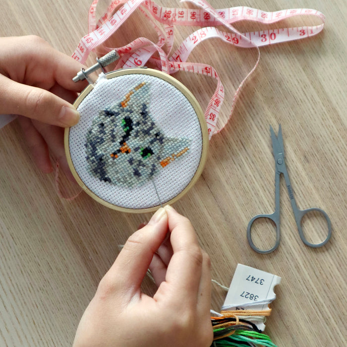 Mini CrossStitch Embroidery Kit Cat — Kikkerland B.V